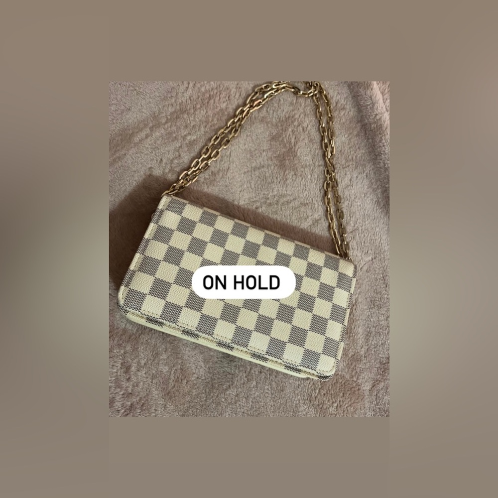 [On Hold] Daisy Rose Clutch